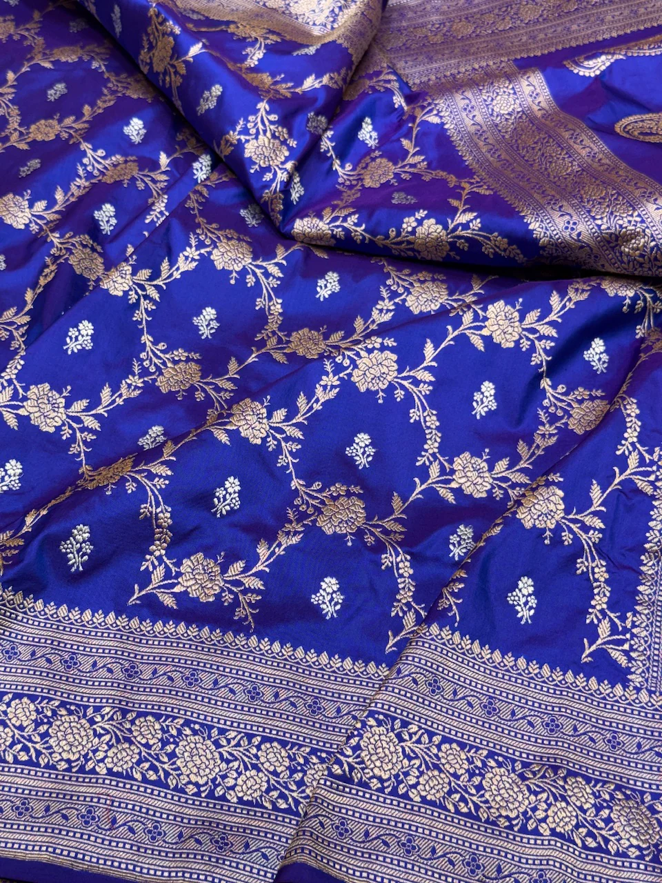 Handwoven Pure Banarasi Silk Saree - Image 4