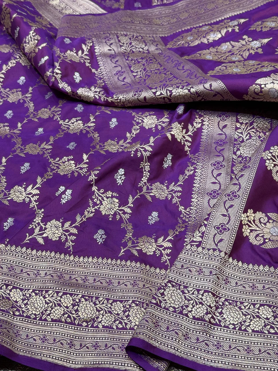 Handwoven Pure Banarasi Silk Saree - Image 8