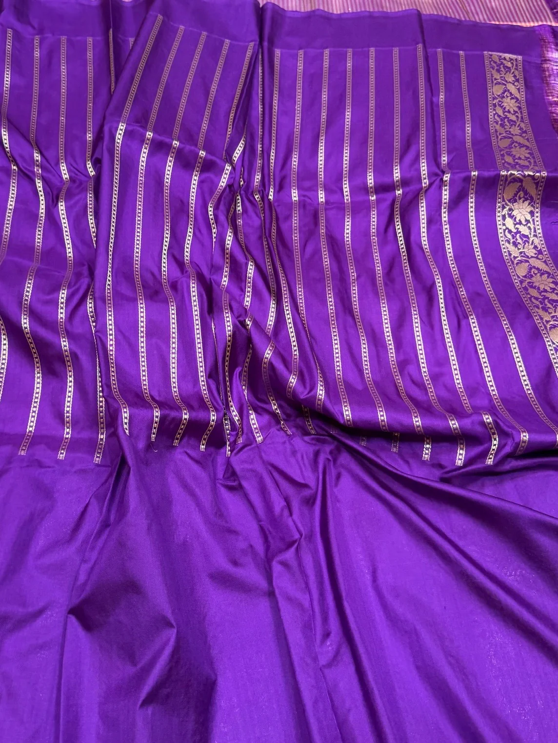 Purple Handwoven Pure Banarasi Ektara Silk Saree - Image 2
