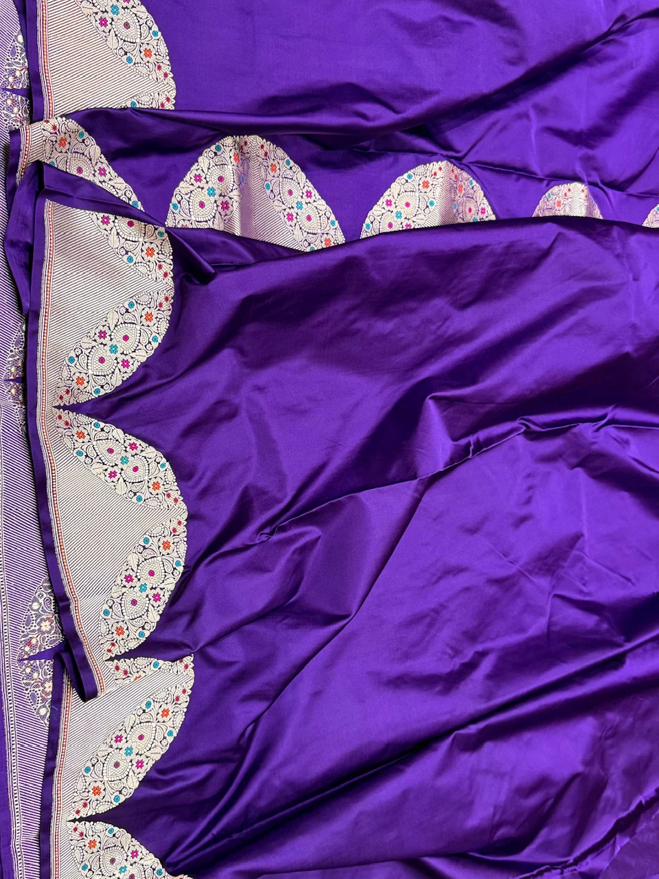 Purple Handwoven Pure Banarasi Mashru Satin Silk Saree - Image 2