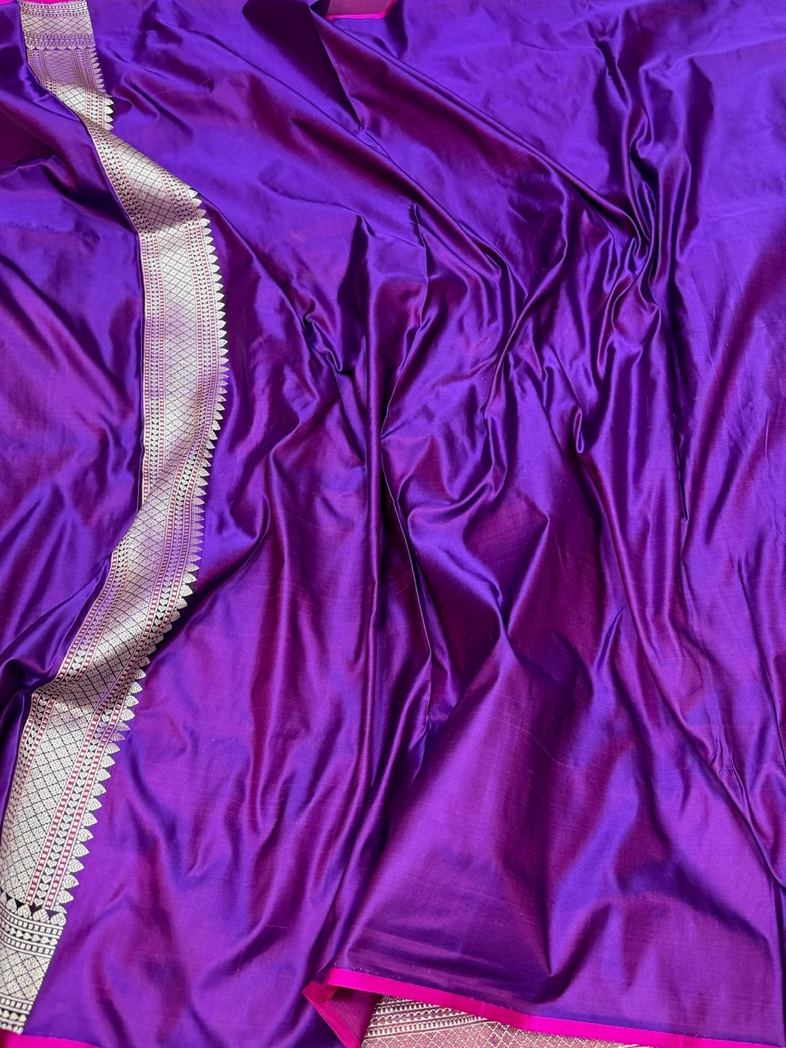 Purple Handwoven Pure Banarasi Satin Tanchoi Silk Saree - Image 2