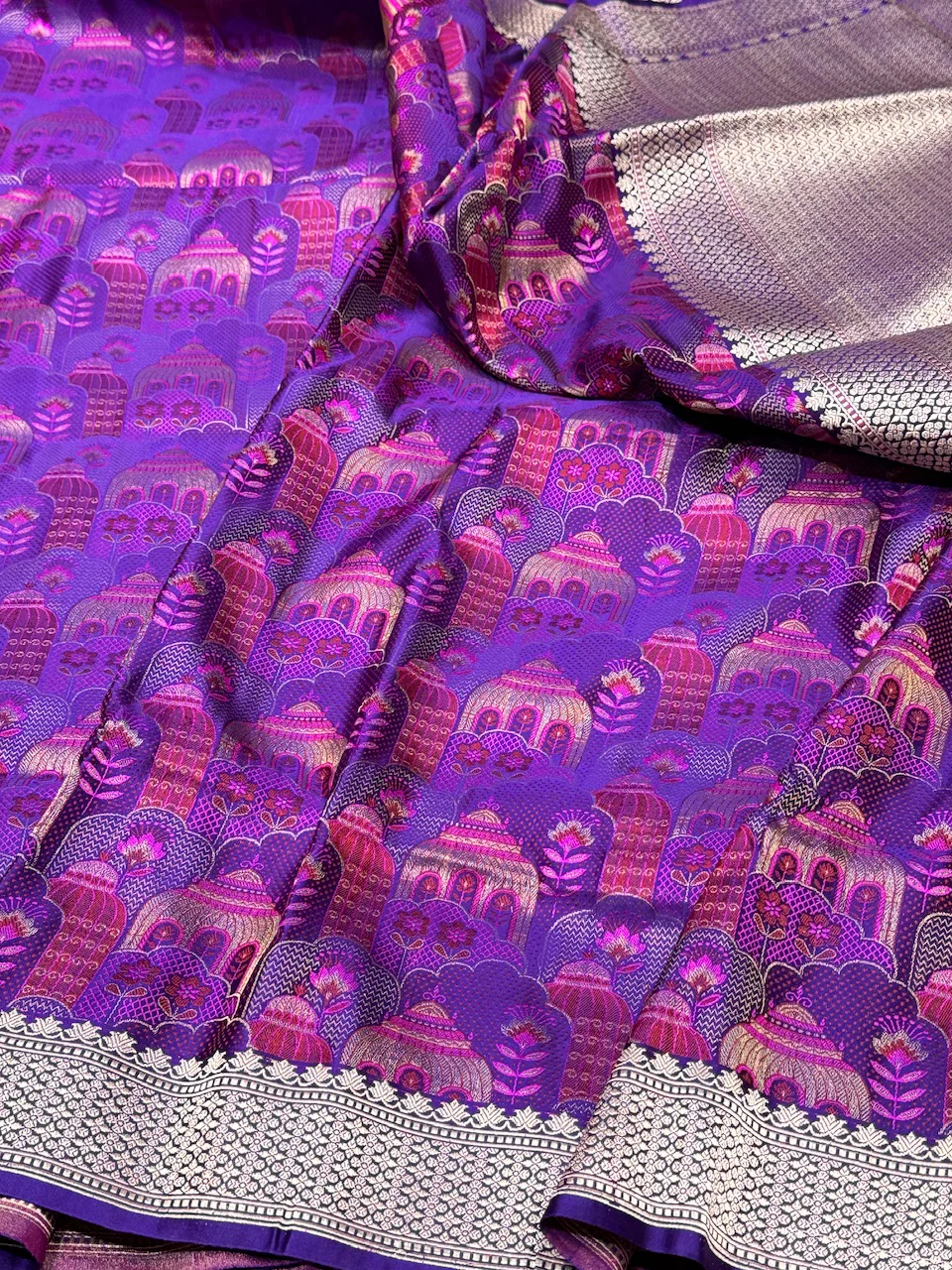 Handwoven Banarasi Satin Tanchoi Silk Saree - Image 6