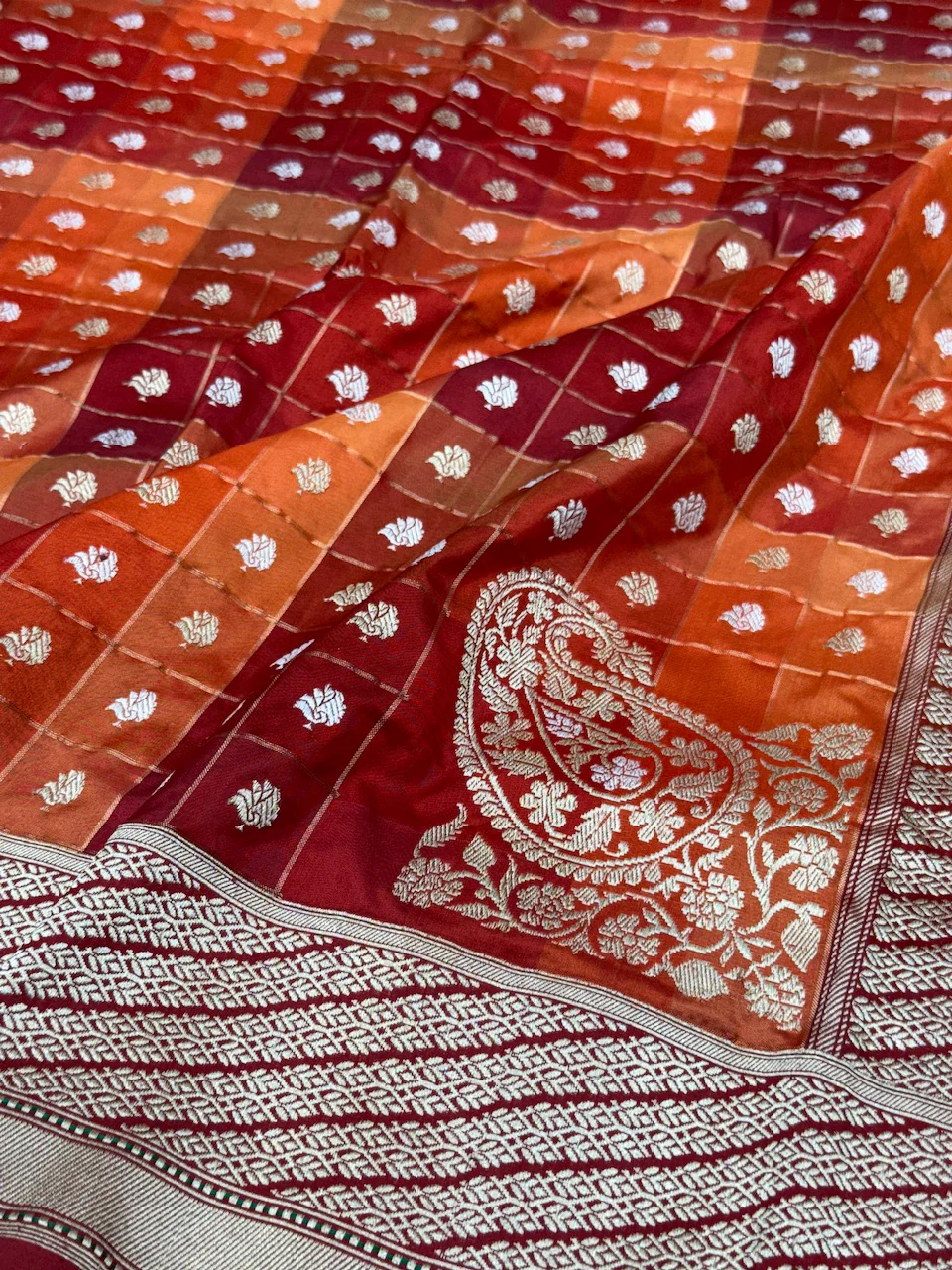 Rangkaat Handwoven Banarasi Saree - Image 11