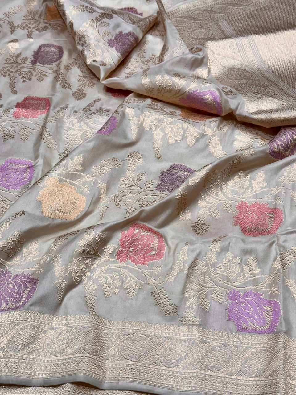 Handwoven Pure Banarasi Silk Saree - Image 5