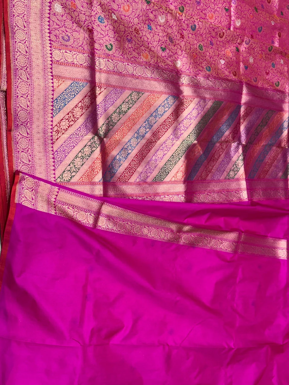 Rani Pink Handwoven Pure Banarasi Brocade Saree - Image 2