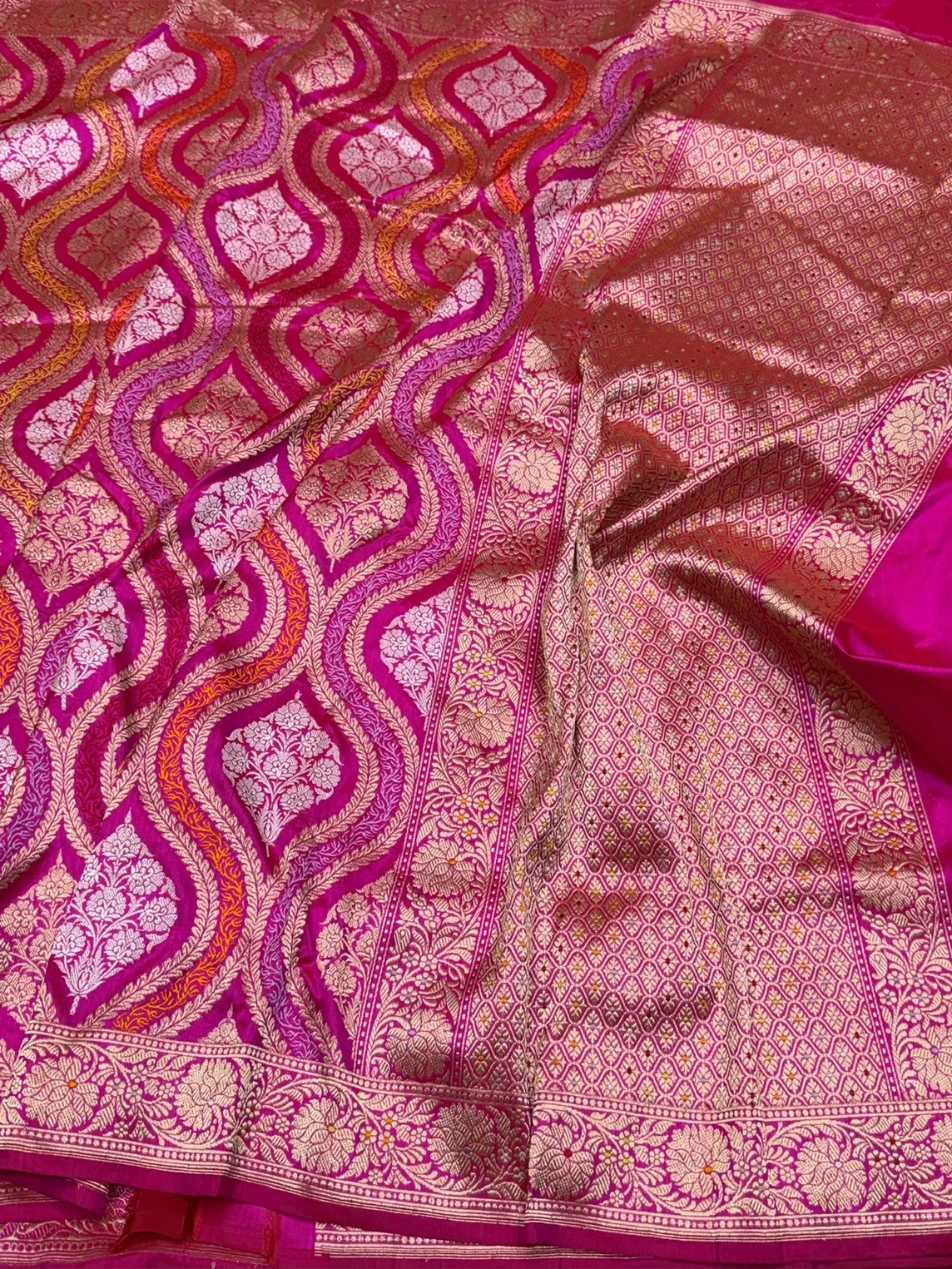 Rani Pink Handwoven Pure Banarasi Silk Saree - Image 3
