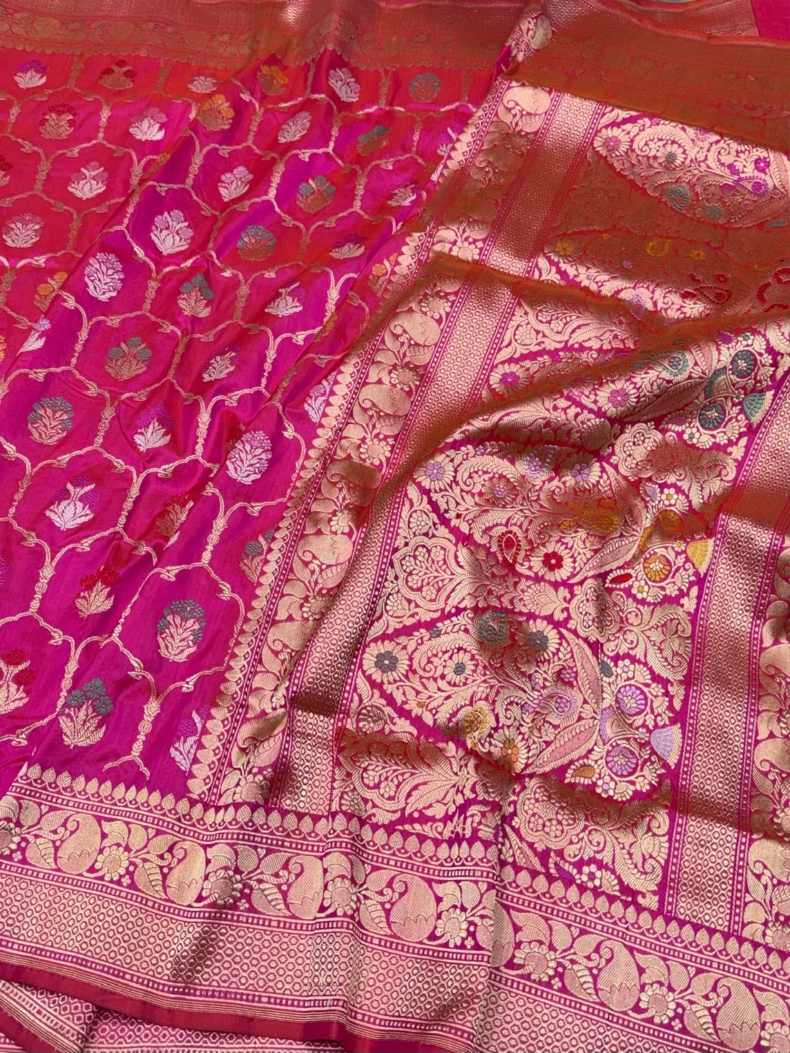 Rani Pink Handwoven Pure Banarasi Silk Saree – Kadwa Weave in 100% Katan Mulberry Silk - Image 3
