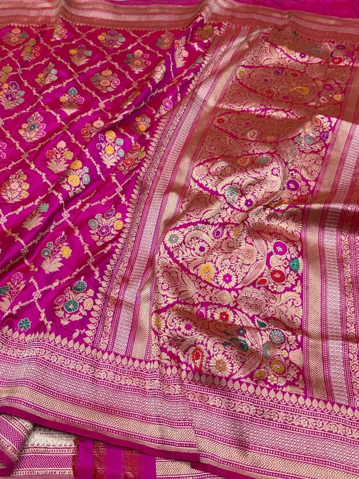 Rani Pink Handwoven Pure Banarasi Silk Saree – Kadwa Weave in 100% Katan Mulberry Silk - Image 3
