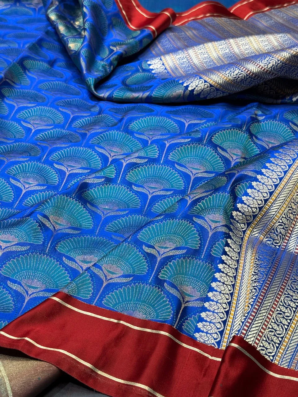 Handwoven Pure Banarasi Satin Tanchoi Silk Saree - Image 8