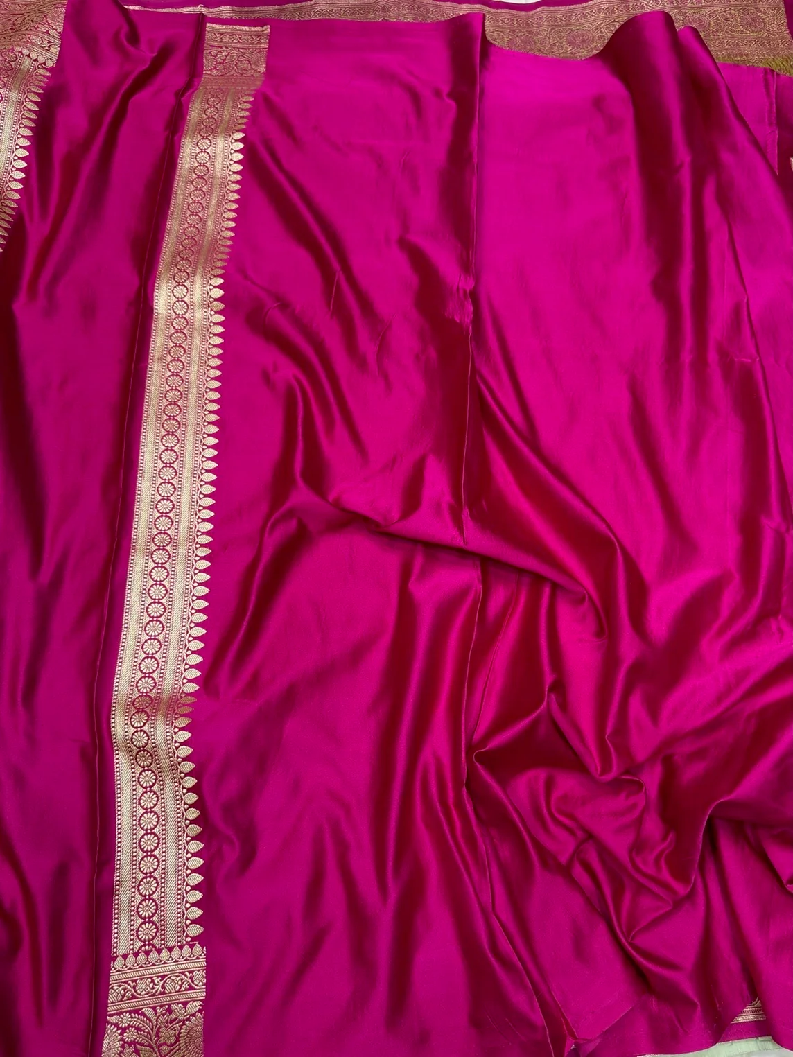 Rani Pink Handwoven Vintage Pure Banarasi Satin Silk Saree - Image 2