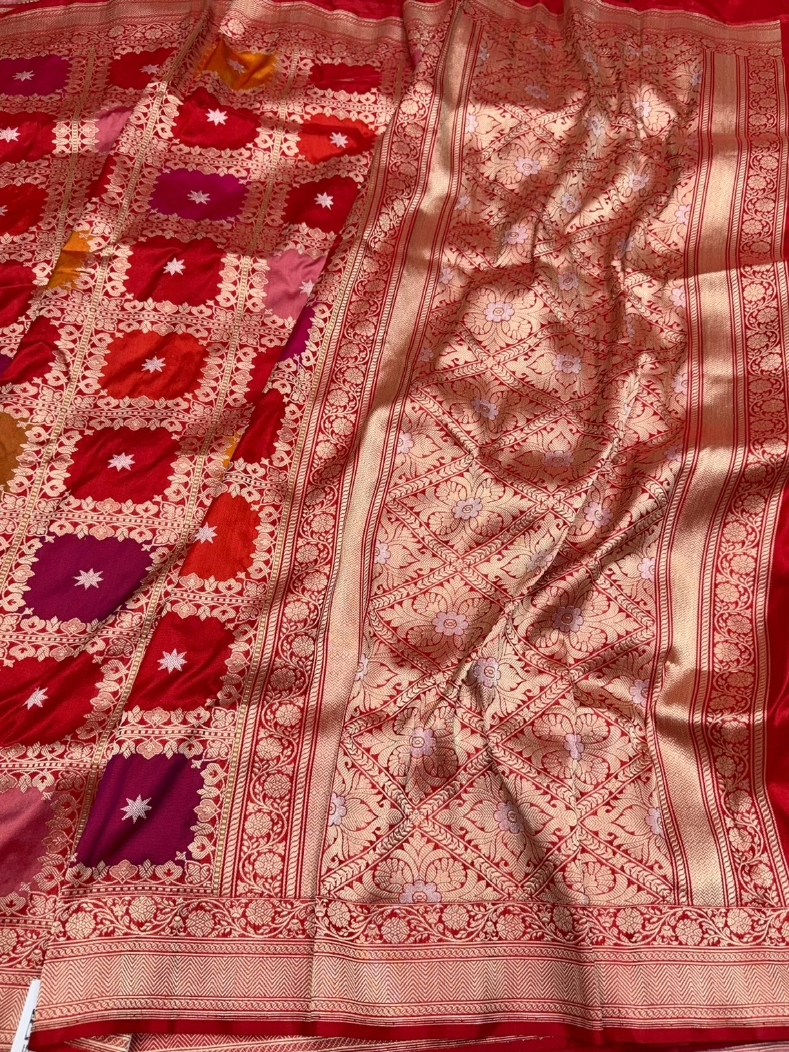 Red Handwoven Pure Banarasi Rangkaat Silk Saree - Image 3