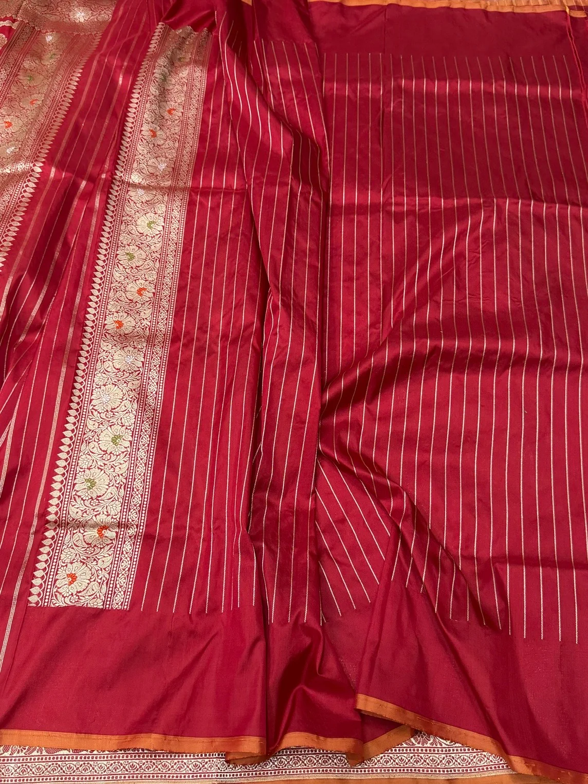 Red Handwoven Pure Banarasi Rangkaat Silk Saree - Image 2