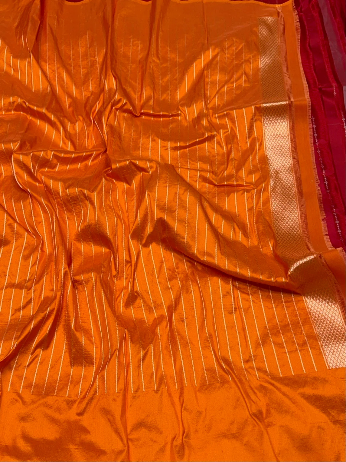 Red Handwoven Pure Banarasi Silk Saree - Image 2