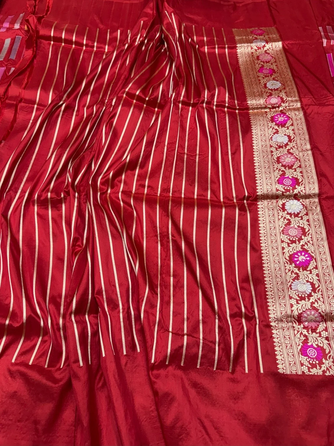 Red Handwoven Pure Banarasi Rangkaat Silk Saree - Image 2