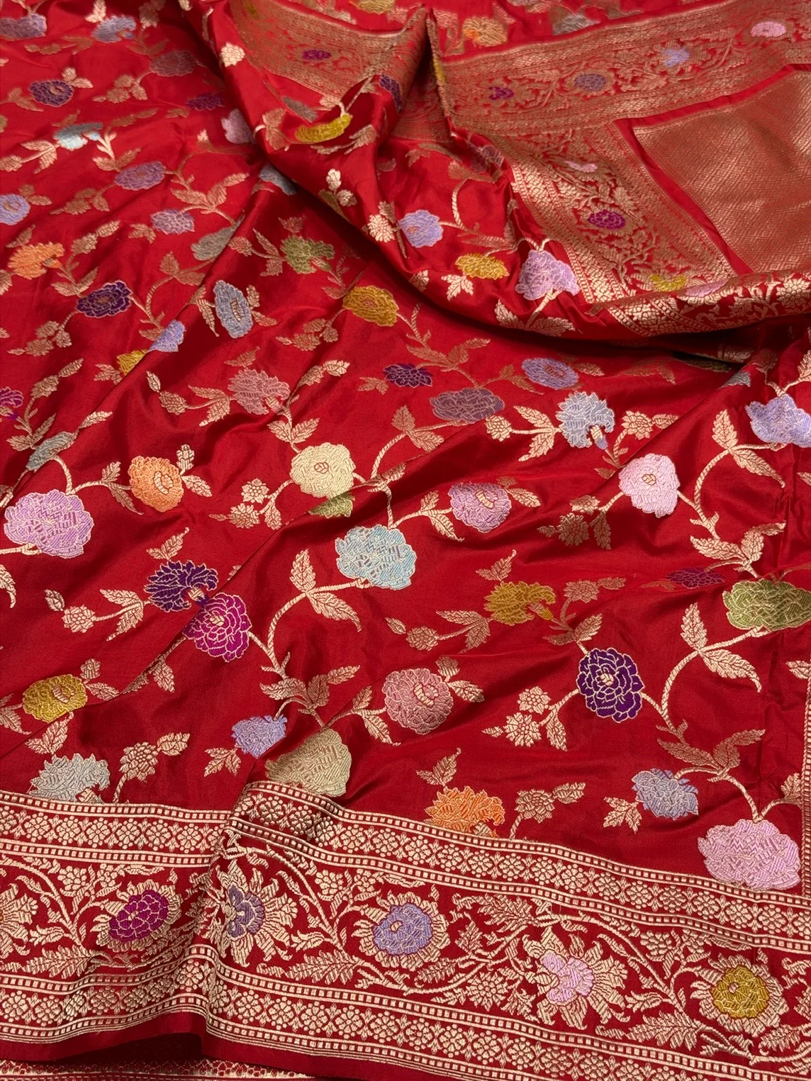 Red Handwoven Pure Banarasi Silk Saree in Kadwa Weave