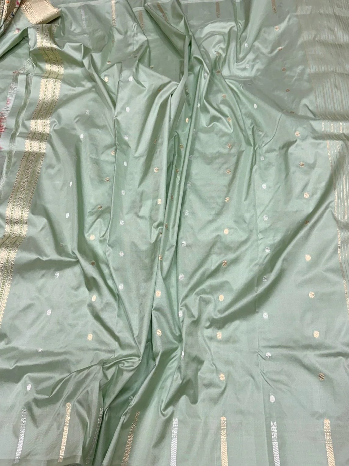 Sage Green Handwoven Pure Banarasi Silk Saree in Kadwa Weave | Authentic Katan Mulberry Silk - Image 2