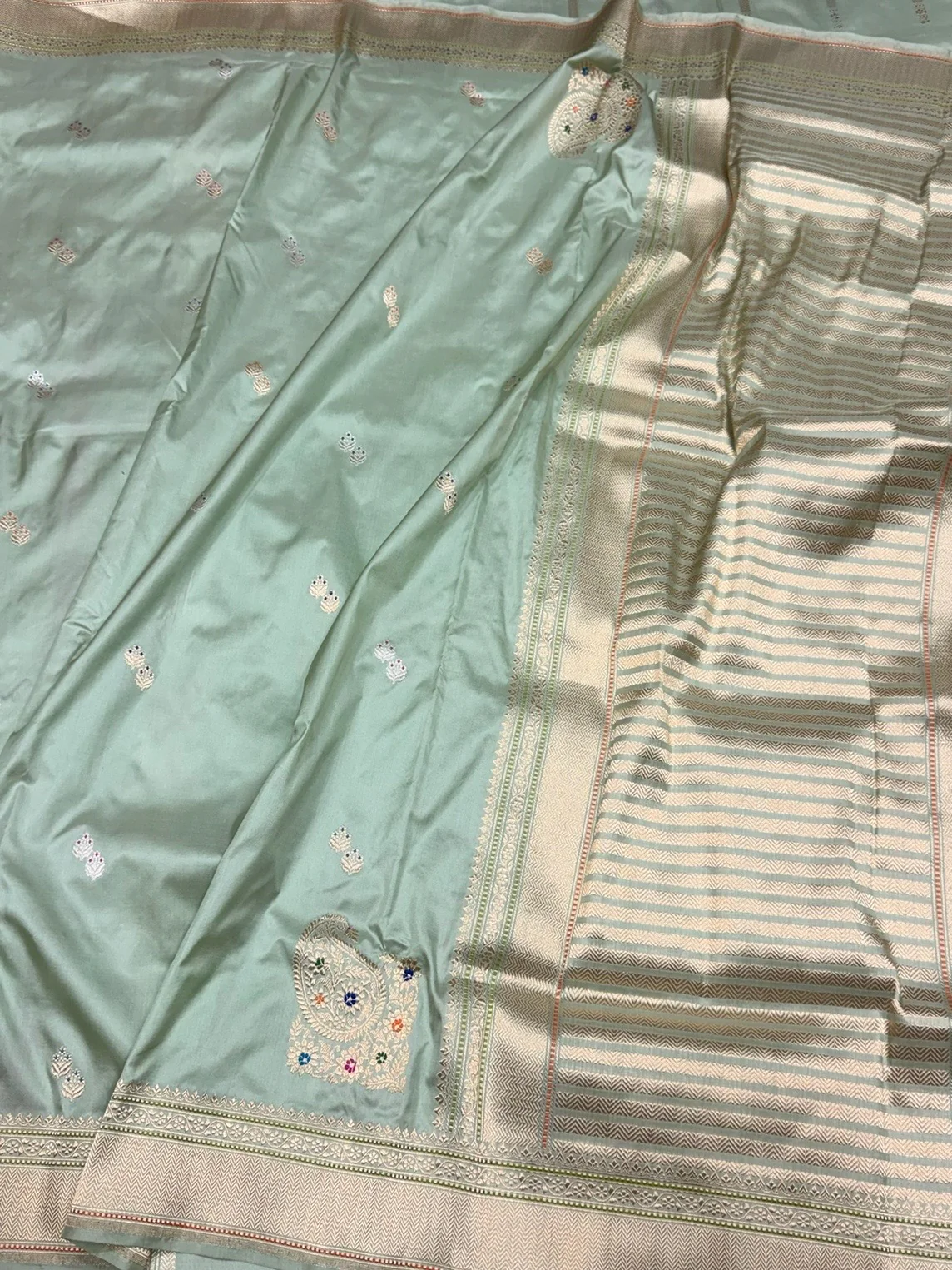 Sage Green Handwoven Pure Banarasi Silk Saree in Kadwa Weave | Authentic Katan Mulberry Silk - Image 3