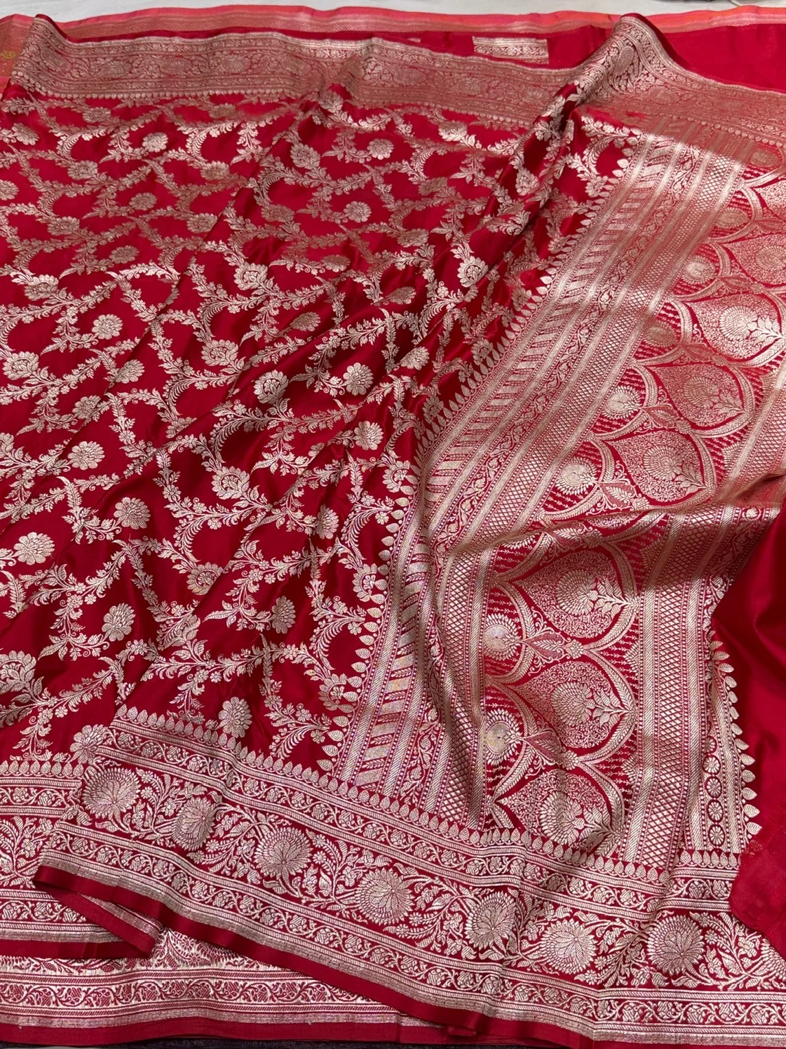 Red Handwoven Vintage Pure Banarasi Satin Silk Saree - Image 3