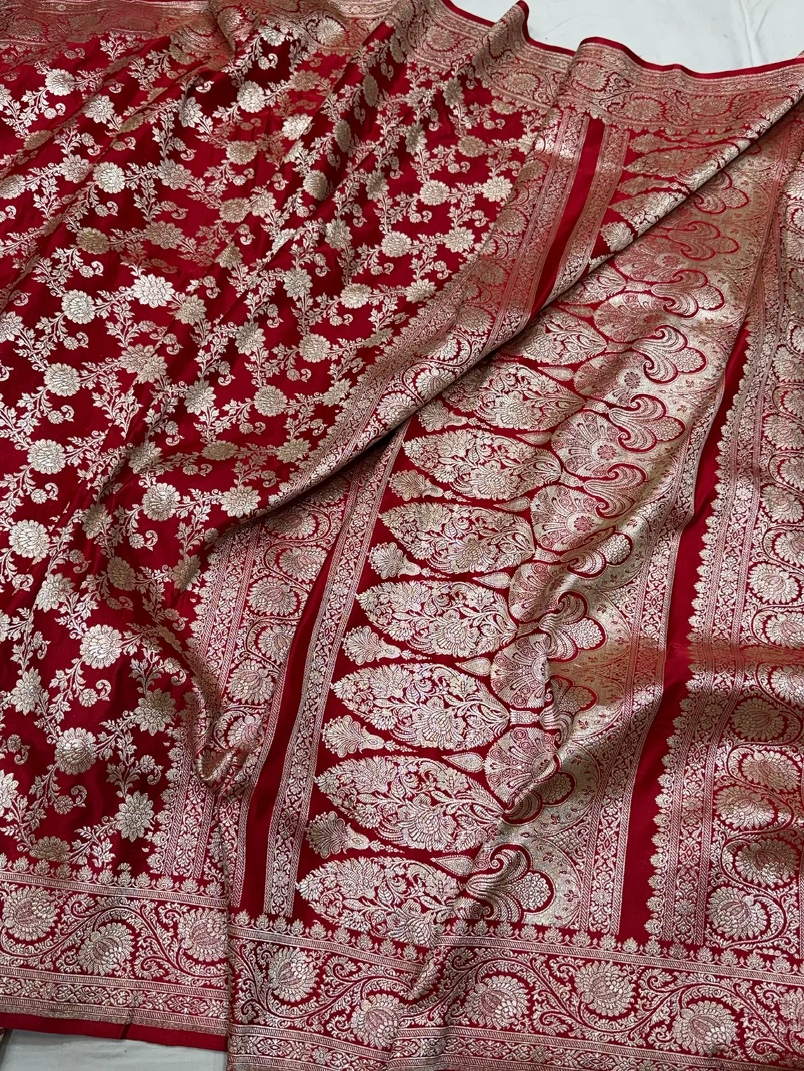 Red Handwoven Vintage Pure Banarasi Satin Silk Saree - Image 3