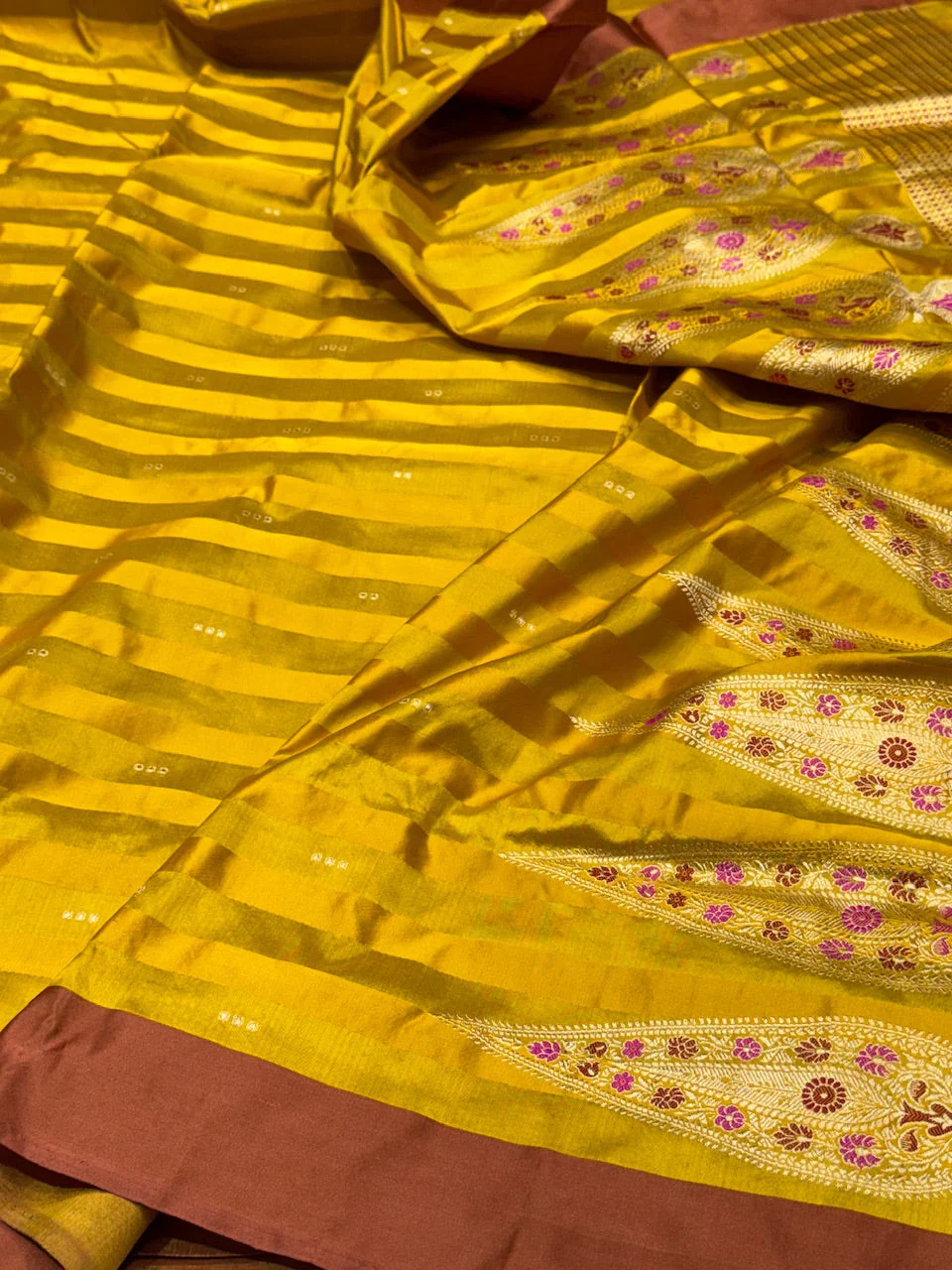 Handwoven Banarasi Pure Mashru Satin Silk Saree - Image 4