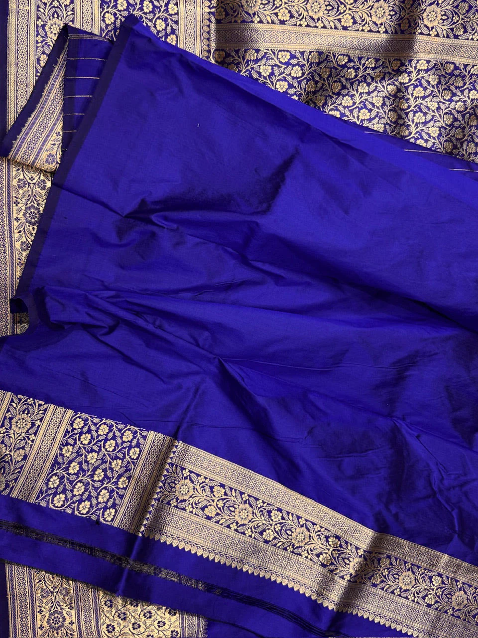 Royal Blue Handwoven Vintage Banarasi Silk Saree - Image 2