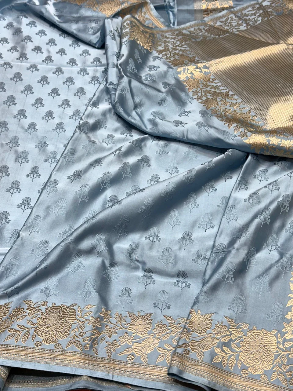 Rose Border Handwoven Pure Banarasi Satin Tanchoi Silk Saree - Image 12