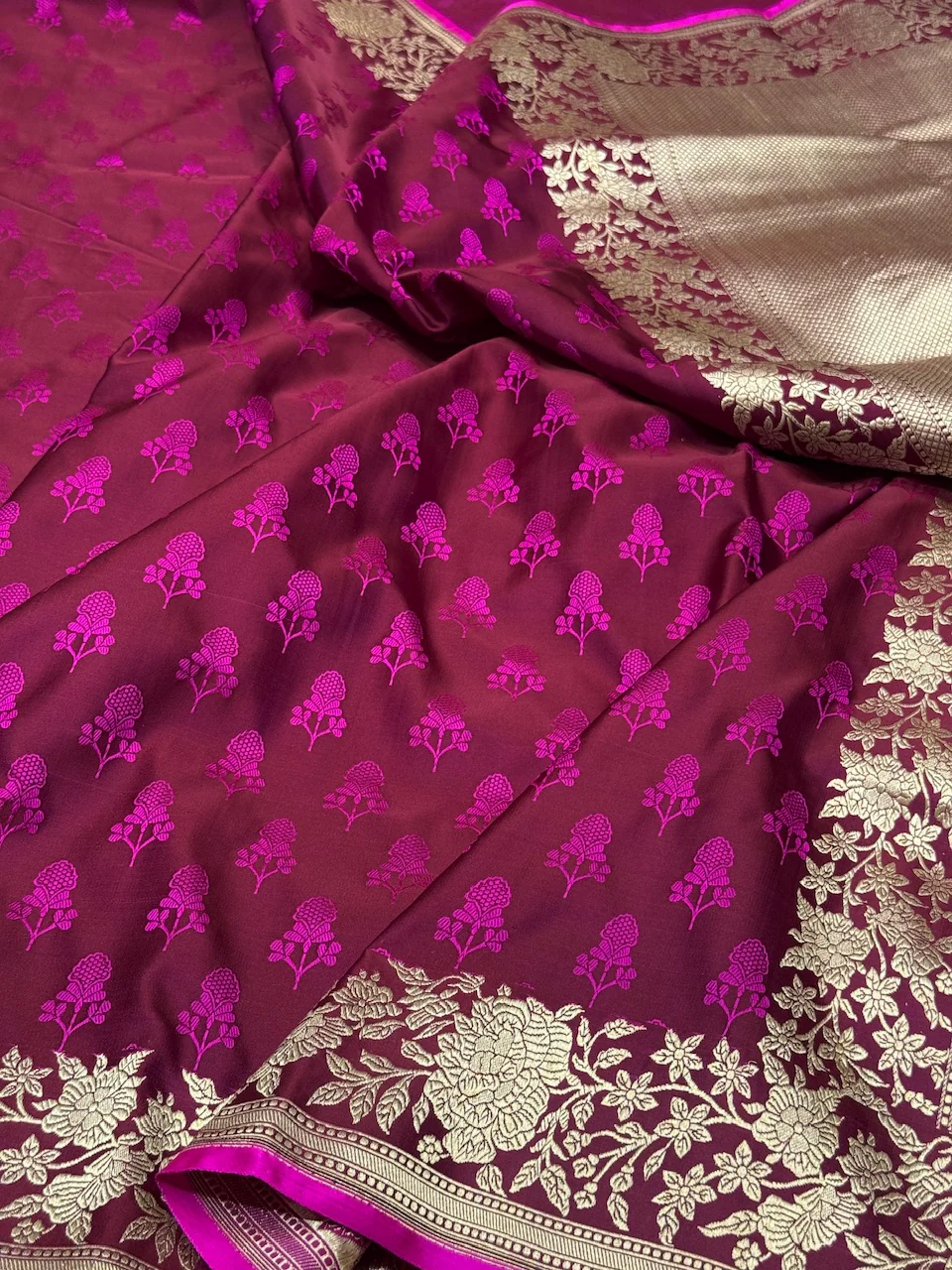 Rose Border Handwoven Pure Banarasi Satin Tanchoi Silk Saree - Image 4