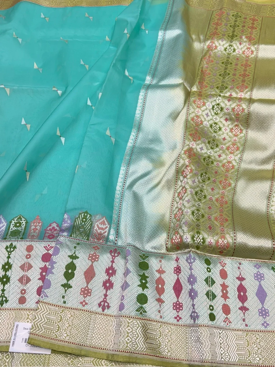 Sea Green Handwoven Pure Organza Silk Saree - Image 3