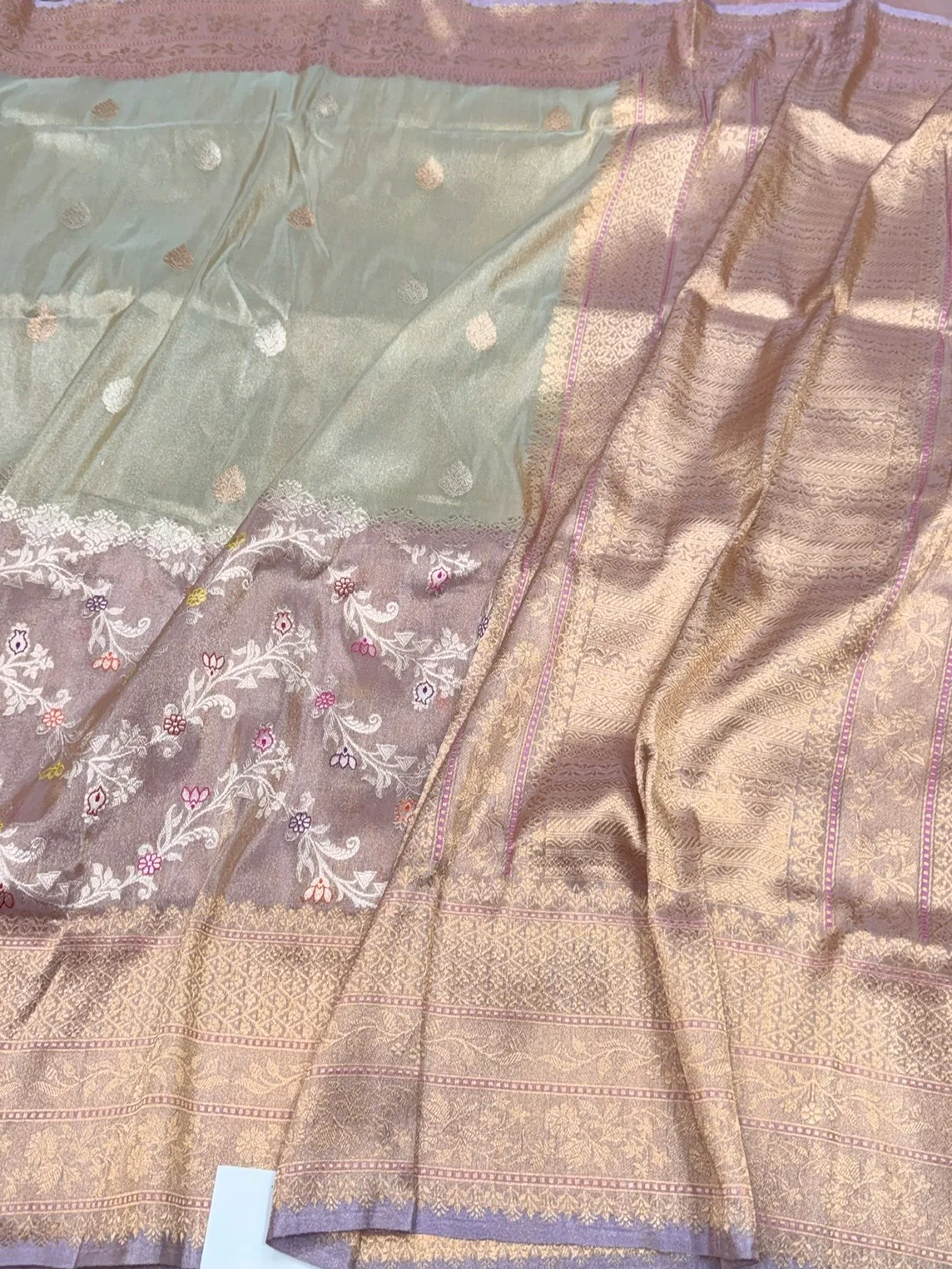 Soft Sea Green Handwoven Pure Banarasi Tissue Saree in Kadwa Weave | Pure Katan Tissue Silk - Image 3