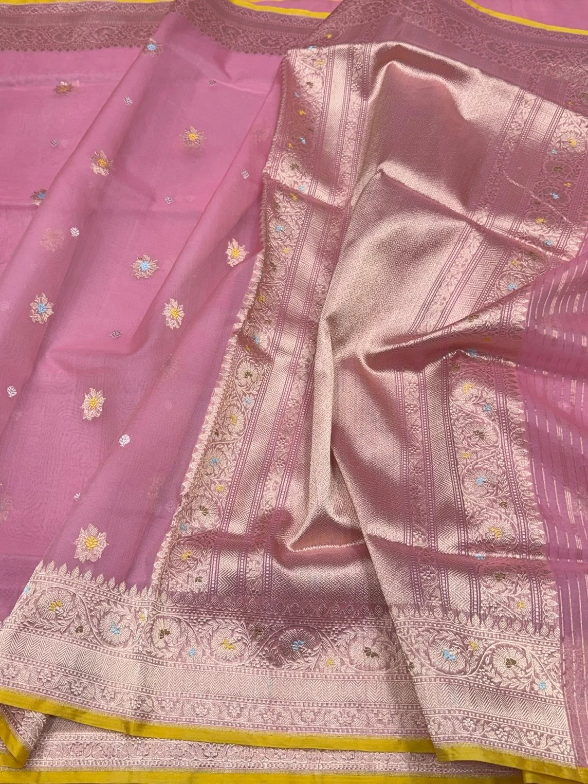Gajiri Pink Handwoven Pure Organza Silk Saree - Image 3