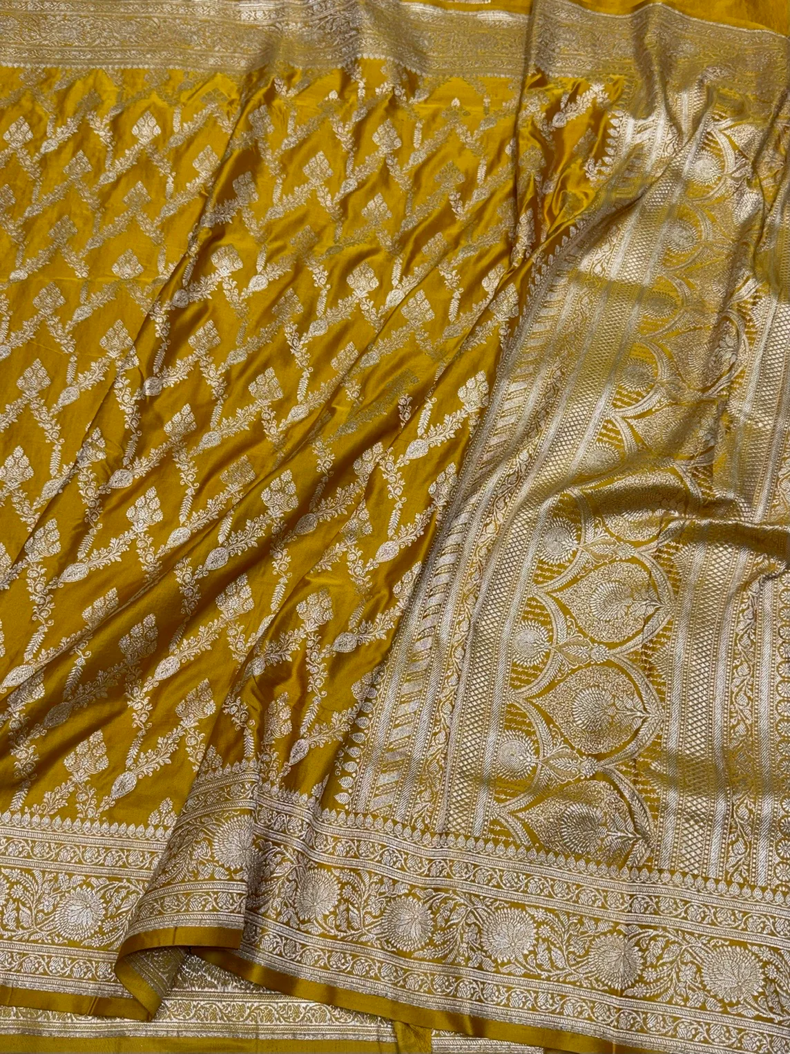 Yellow Vintage Banarasi Pure Satin Silk Brocade Saree – Luxury Cutwork Wedding & Festive Saree - Image 3
